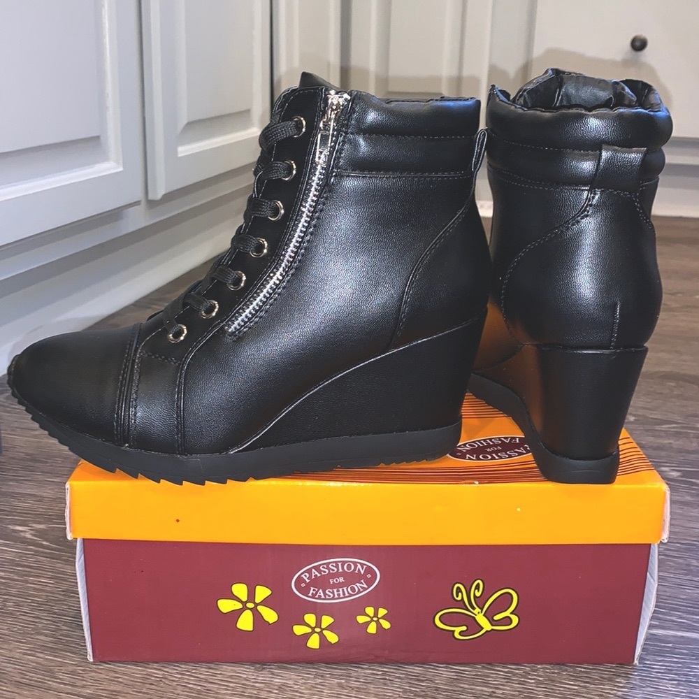 Forever “Adriana” Wedge Ankle Boots  NEW - in Box  Size 7.5